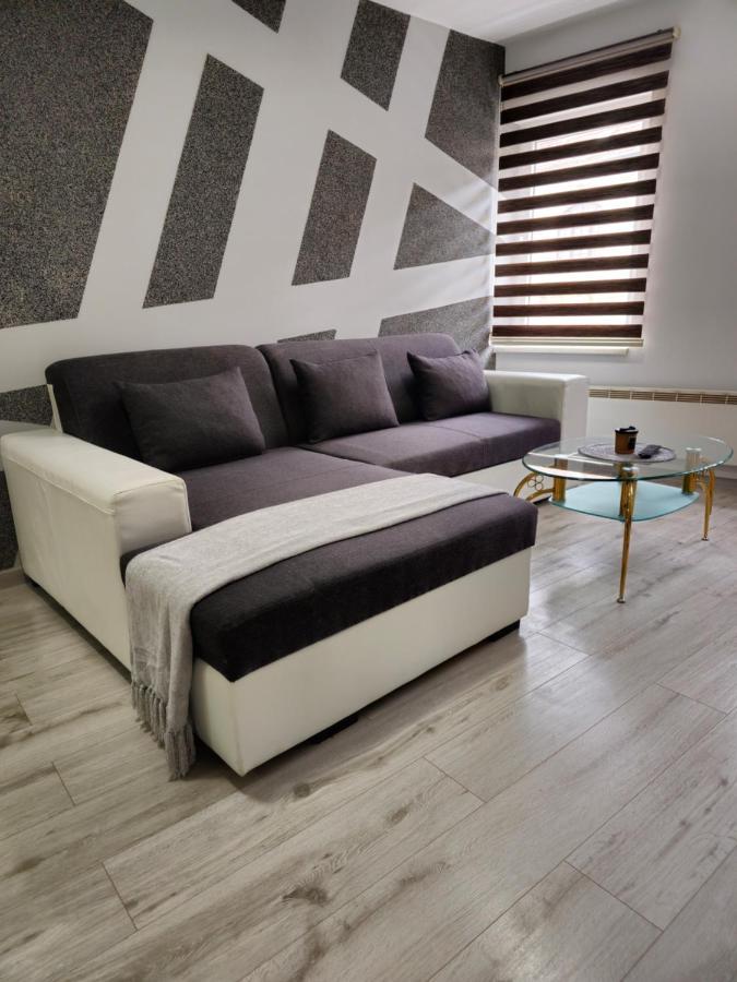 Apartment Aria Vinkovci Exterior foto